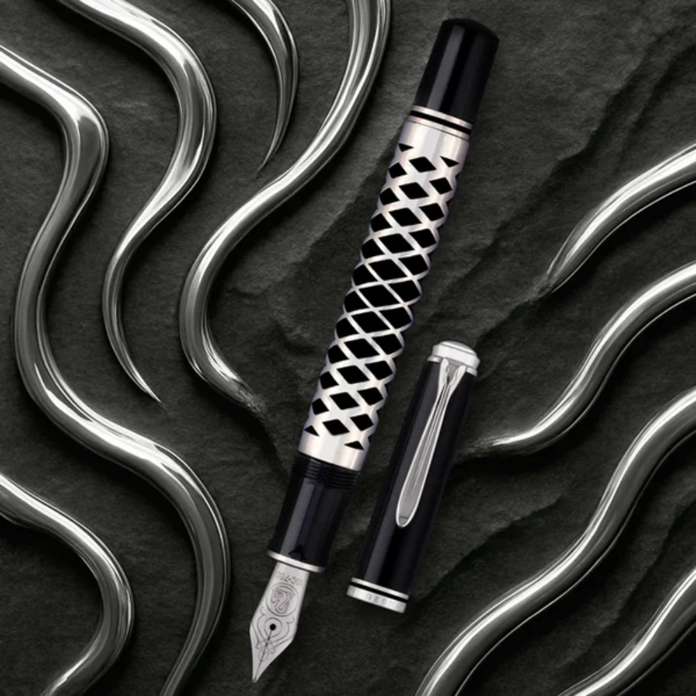 Pelikan Souverän M805 Black Metal Sleeve Fountain Pen