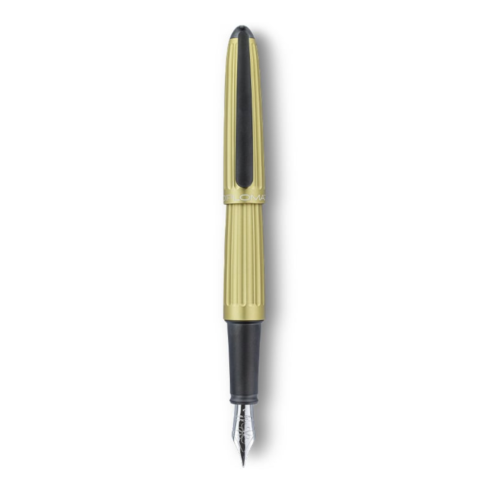 Diplomat Aero Champagne Fountain Pen
